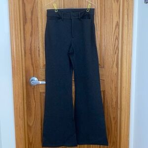 Flare trouser • 69% rayon / 27% nylon / 4% spandex